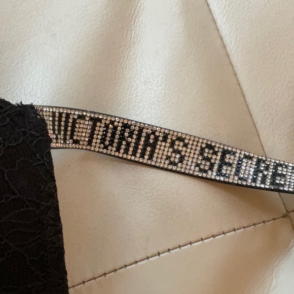 Victorias secret size 38D very sexy push-up bra. Brand new never worn - Picture 9 of 9